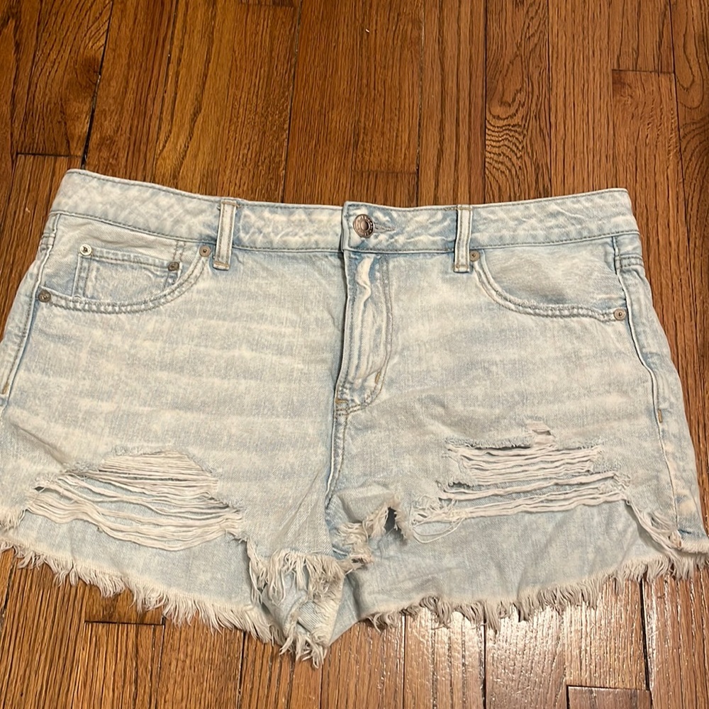 Light acid wash denim AE shorts